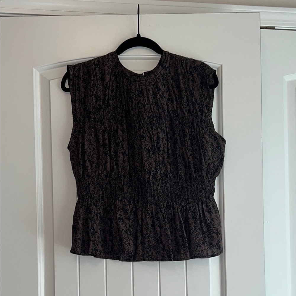 *NWT* Universal Thread Peplum Blouse